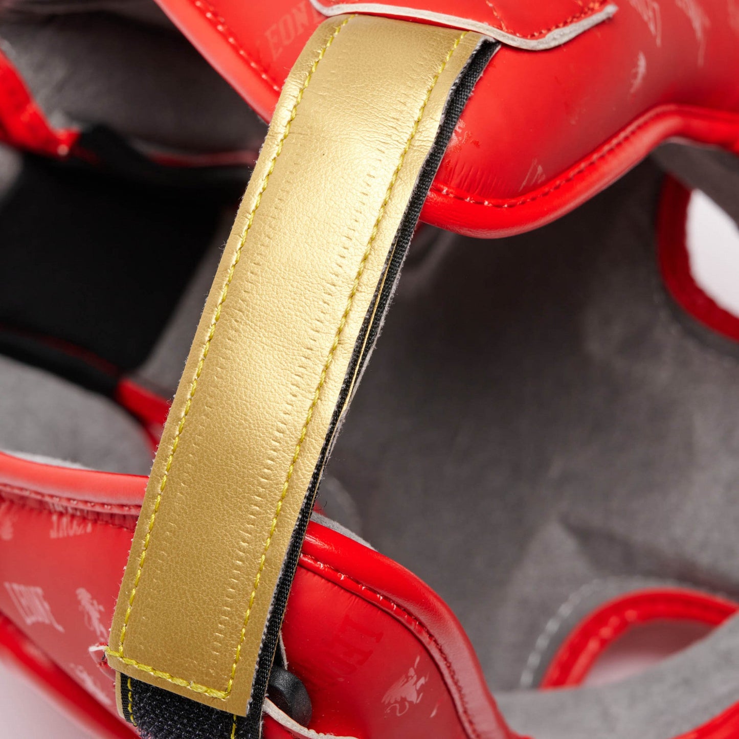 Leone Casco Boxe DNA CS444 Rosso: Protezione Anti-Shock e Stile Elegante