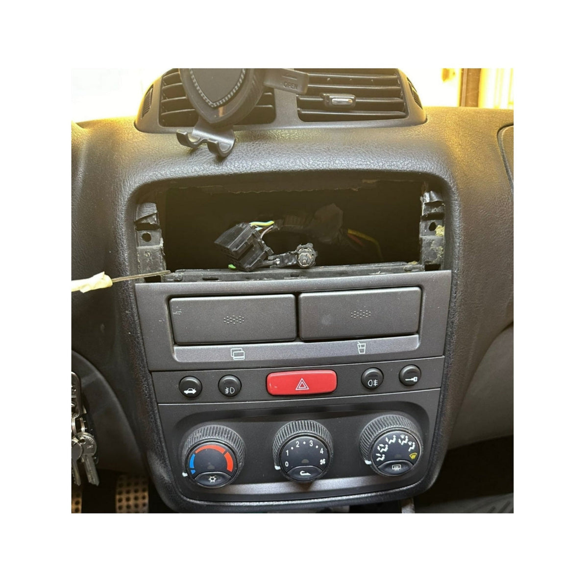 Autoradio per Alfaromeo 147 6.9", Android, Bluetooth, CarPlay, Android Auto, 2/32GB Ram