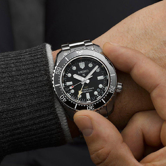 Seiko SPB383J1 – Automatico GMT– Quadrante Nero – Cassa rotonda 42 mm – Codice SPB383J1
