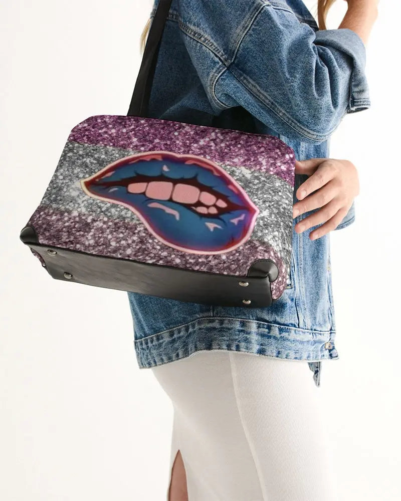 Shoulder pop art