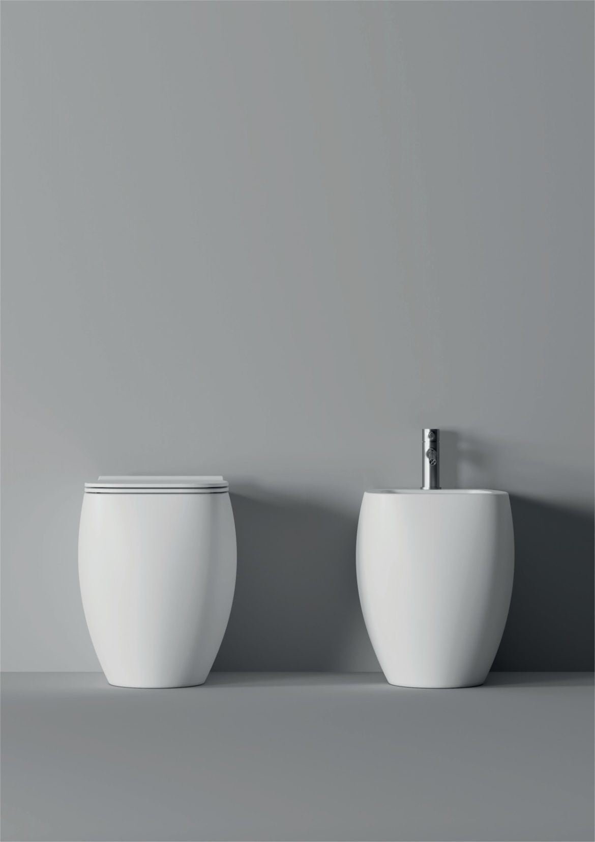 Alice Ceramica sanitari filomuro serie Nur senza brida con sedile softclose