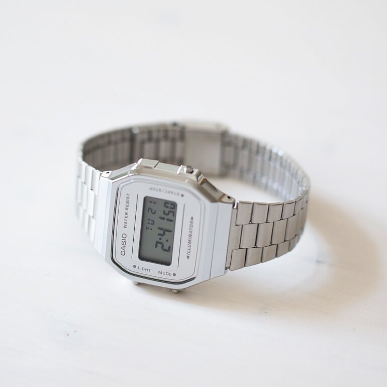Casio A168WEM-7DF – Orologio Digitale Uomo in acciaio vintage con quadrante argento | LowEconomy