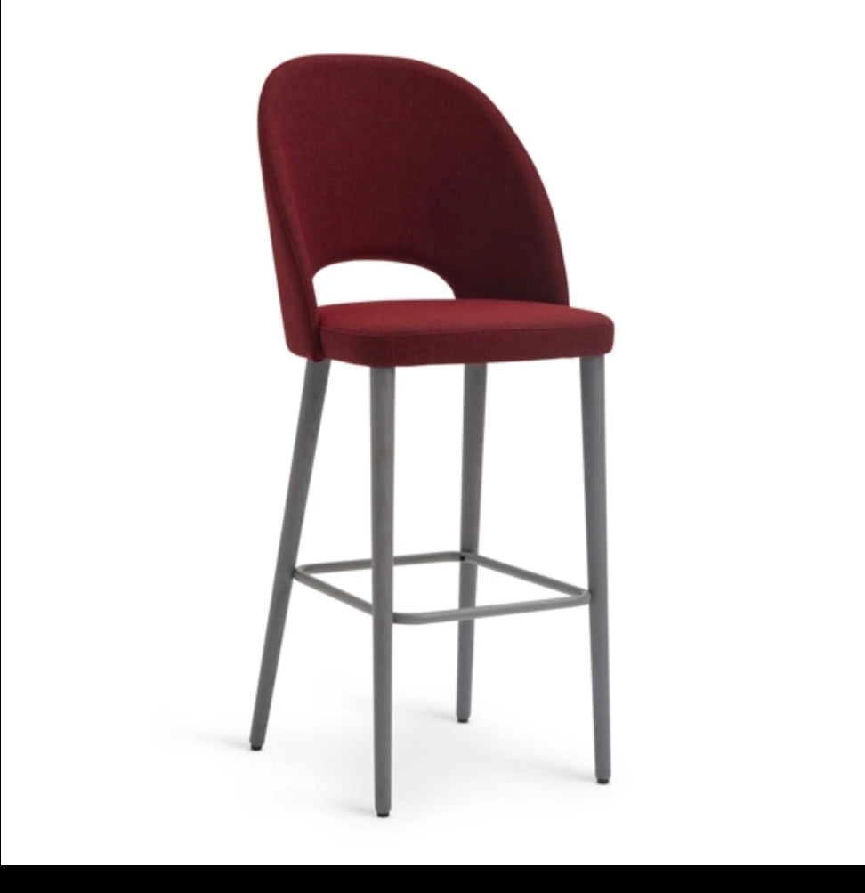 Hope Holzhocker
Vertrags Hocker