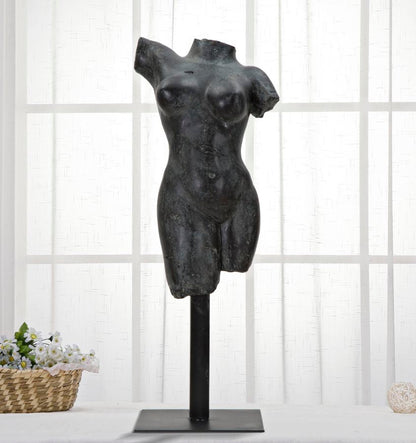 Elegante Skulptur Frau aus Kunstharz 19x17x50 cm