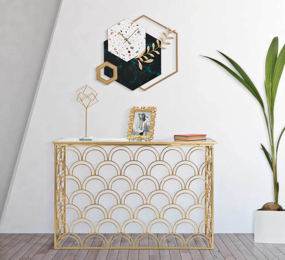 Elegant hexagonal wall clock 62x4.5x62 cm
