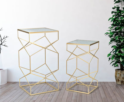 Paar Beistelltische aus Glas mit goldfarbenem Gestell - Abmessungen 50x50x100 cm und 40x40x80 cm