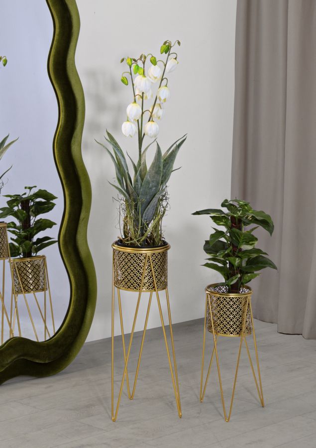 Elegantes Metallvasenpaar mit goldenem Ständer 21x20x46 cm und 18x18x32 cm