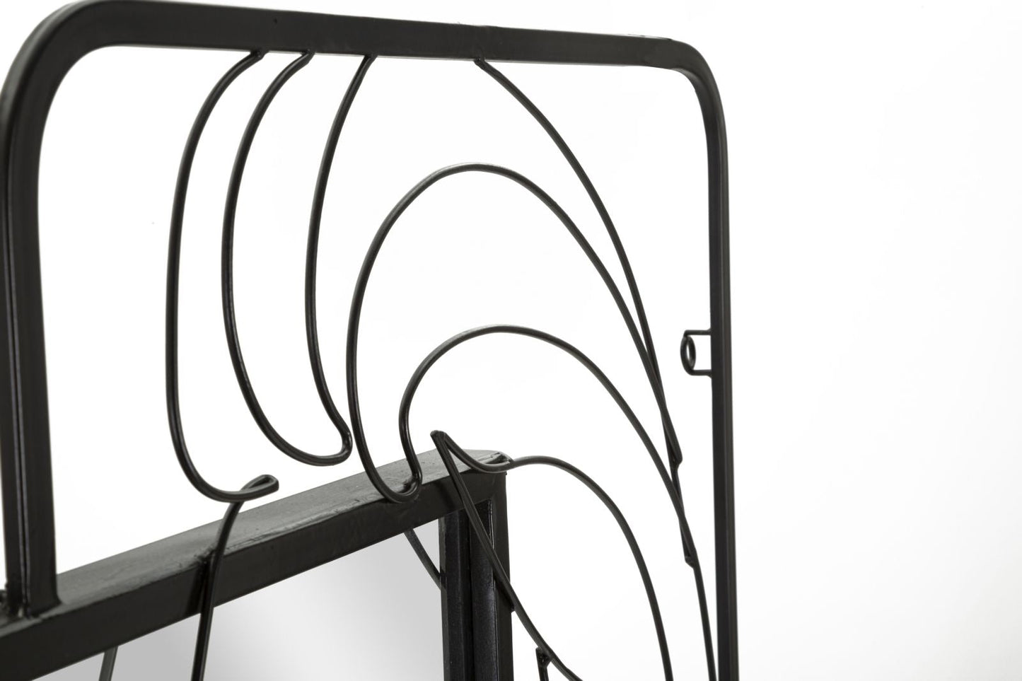 Wandspiegel Eleonor - Eleganz und Stil in schwarzem Metall 64,8x3,8x85 cm