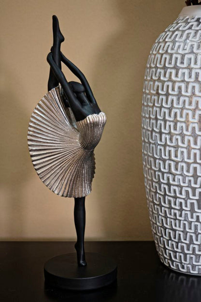 Elegante Damenstatuette aus Silber 14x14x42,5 cm