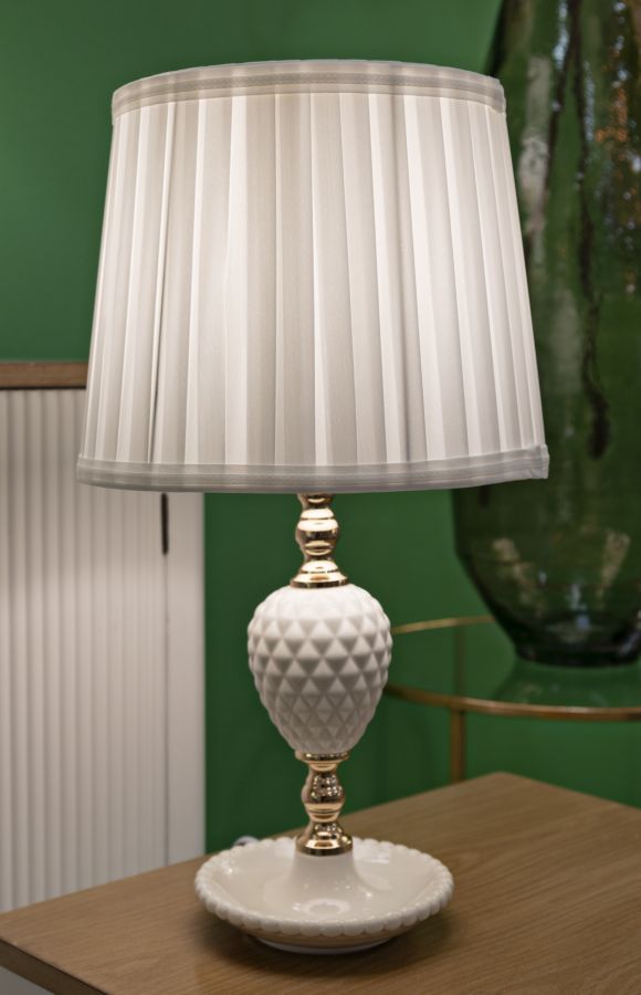 Lampada da Comodino Eleganza Torre Annunziata cm ø 25x44