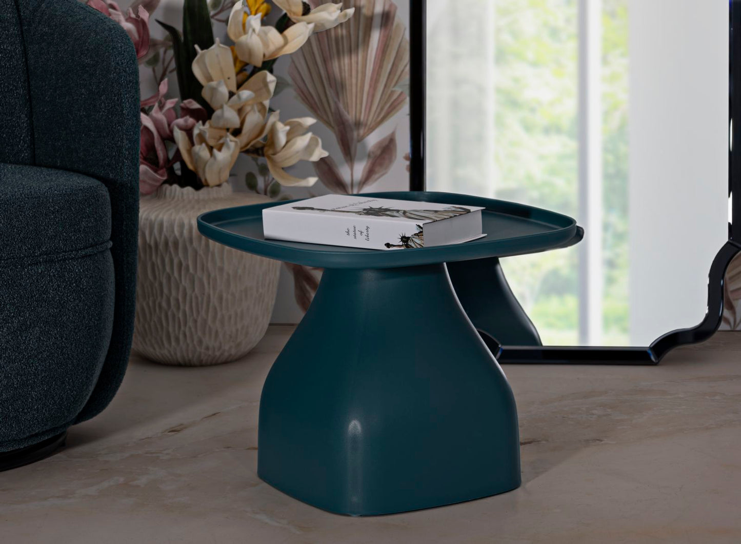 Tavolinetto Gea Blu CM 48X48X38 Elegante e Versatile
