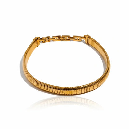 Almond Choker