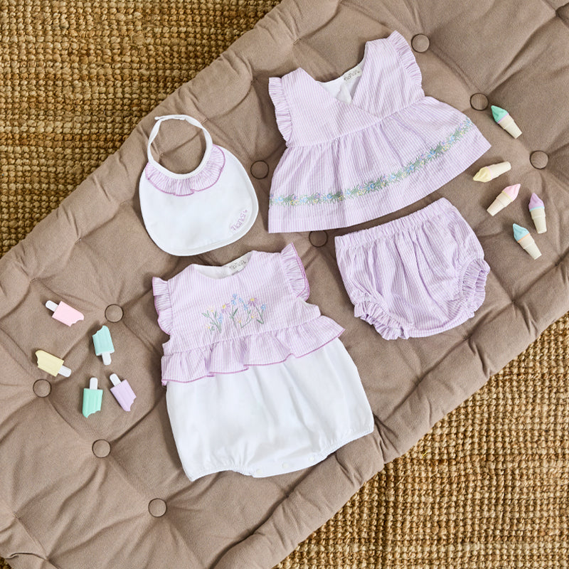 Lila Kleid mit Höschen