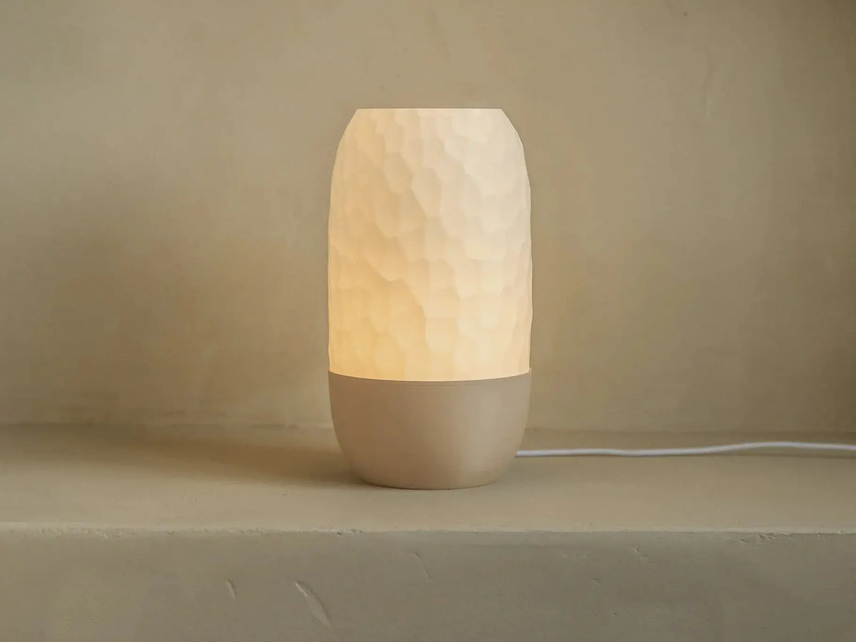 BIONIC: Home Decor Lampada da Tavolo con Superficie Organica