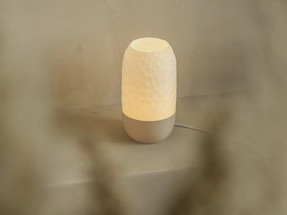 BIONIC: Home Decor Lampada da Tavolo con Superficie Organica