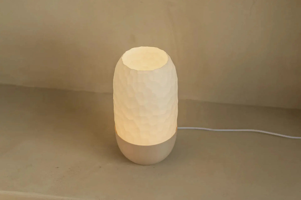 BIONIC: Home Decor Lampada da Tavolo con Superficie Organica