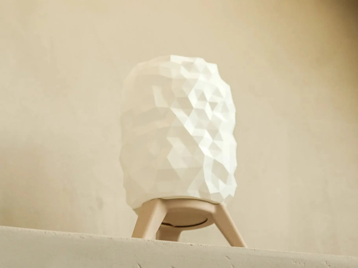 ORBIT: Home Decor Lampada da Tavolo con Paralume Geometrico