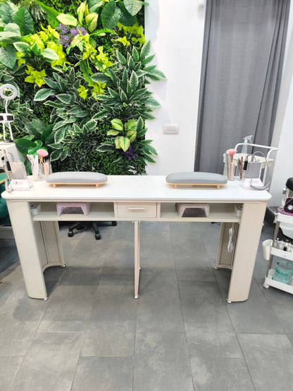 Design Manicuretisch｜Marmorplatte × Eisenbeine mit Streifenmuster｜Professioneller Arbeitsplatz für Schönheitssalon