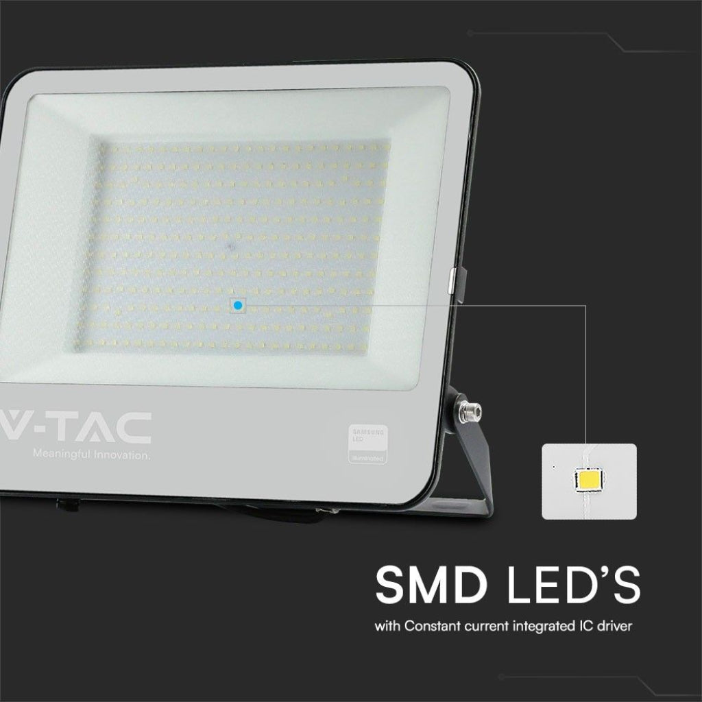 LED Flutlicht 200W Samsung Chip Schwarz 6500K IP65 mit 1m Kabel