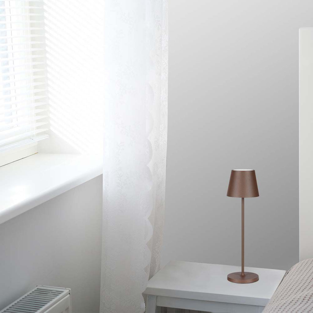 LED-Tischleuchte 15W Corten mit Touch-Dimmer und kabelloser Ladefunktion