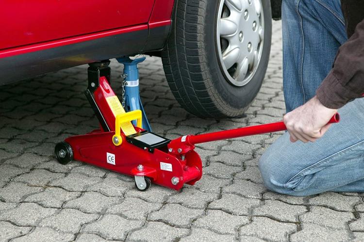Cric Idraulico 2t Auto Sollevatore Martinetto A Carrello Meccanico 2 Tonnellate