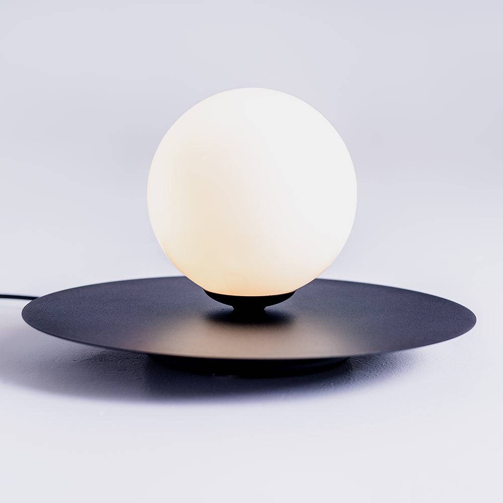 Lampada da Tavolo SKIVA BALL S nero