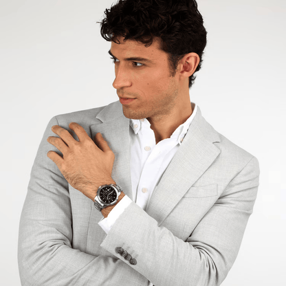 Maserati Successo Chronograph Schwarz 44mm – Sportlicher Grips und kühnes Design