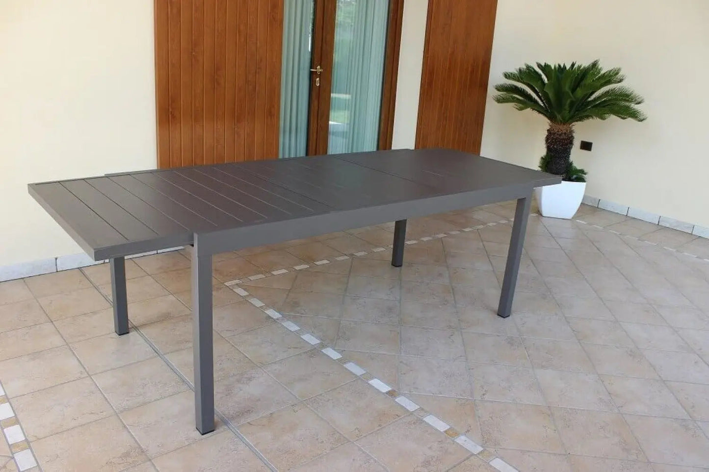 Tavolo Formentera 200/300 x 100 - Struttura e piano in alluminio color taupe