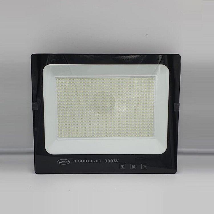 LED Fluter Slim 300W Watt IP66 SMD Multichip Scheinwerfer Weißes Licht für Außenbereich