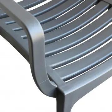 Stapelbarer Sessel Eveline aus Polypropylen – Maße: 58,5x55,2x84cm