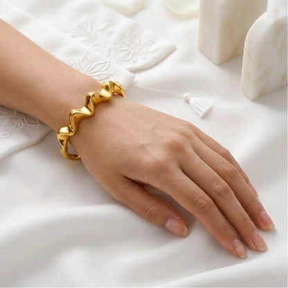 Romance Bracelet