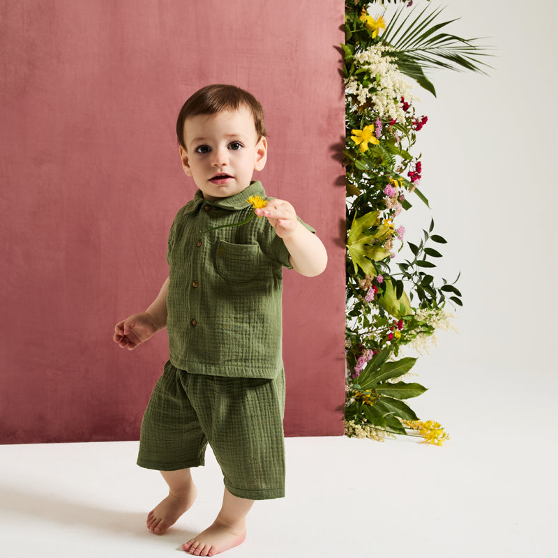 Completo camicia + shorts verde