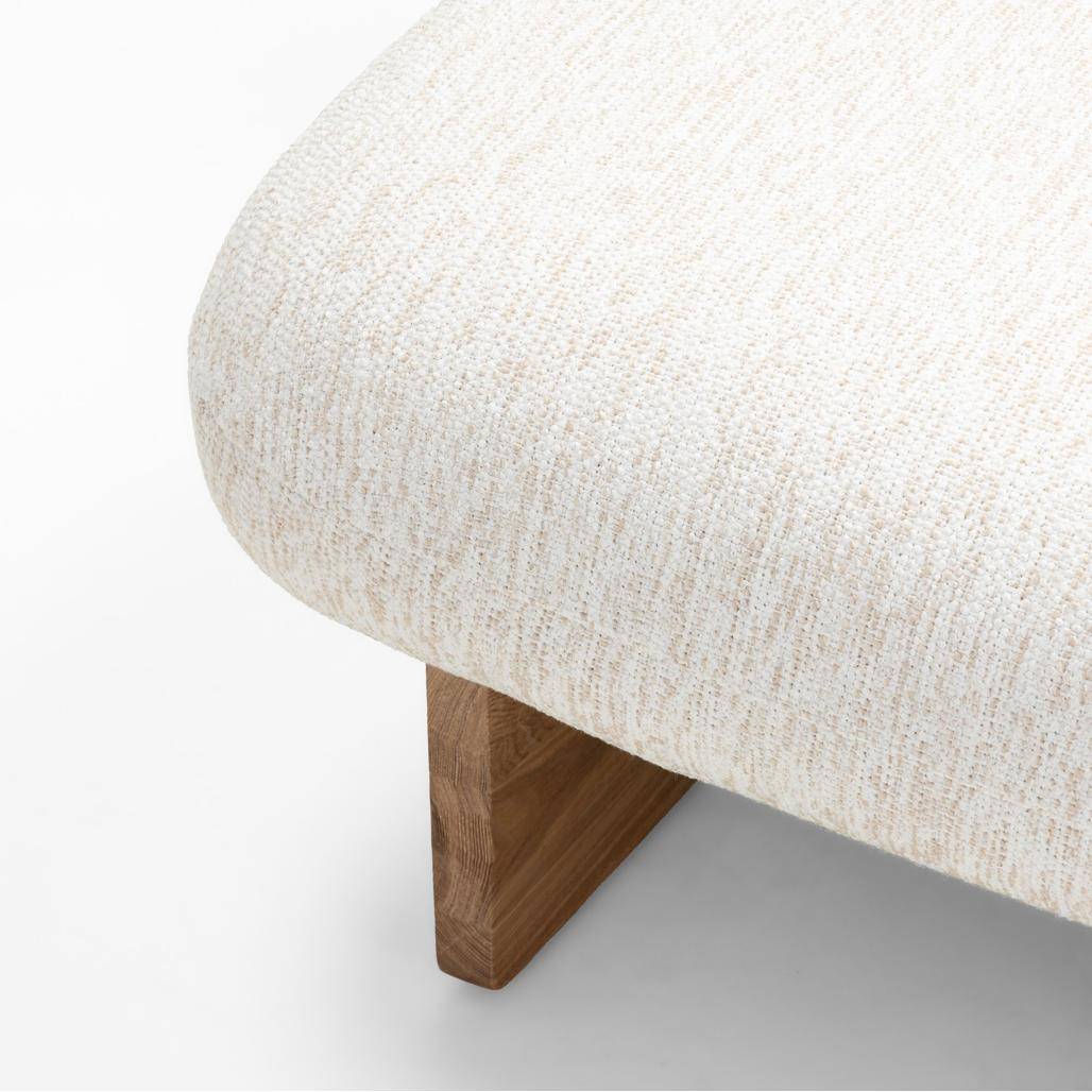 Poltrona lounge MAMET beige forme arrotondate