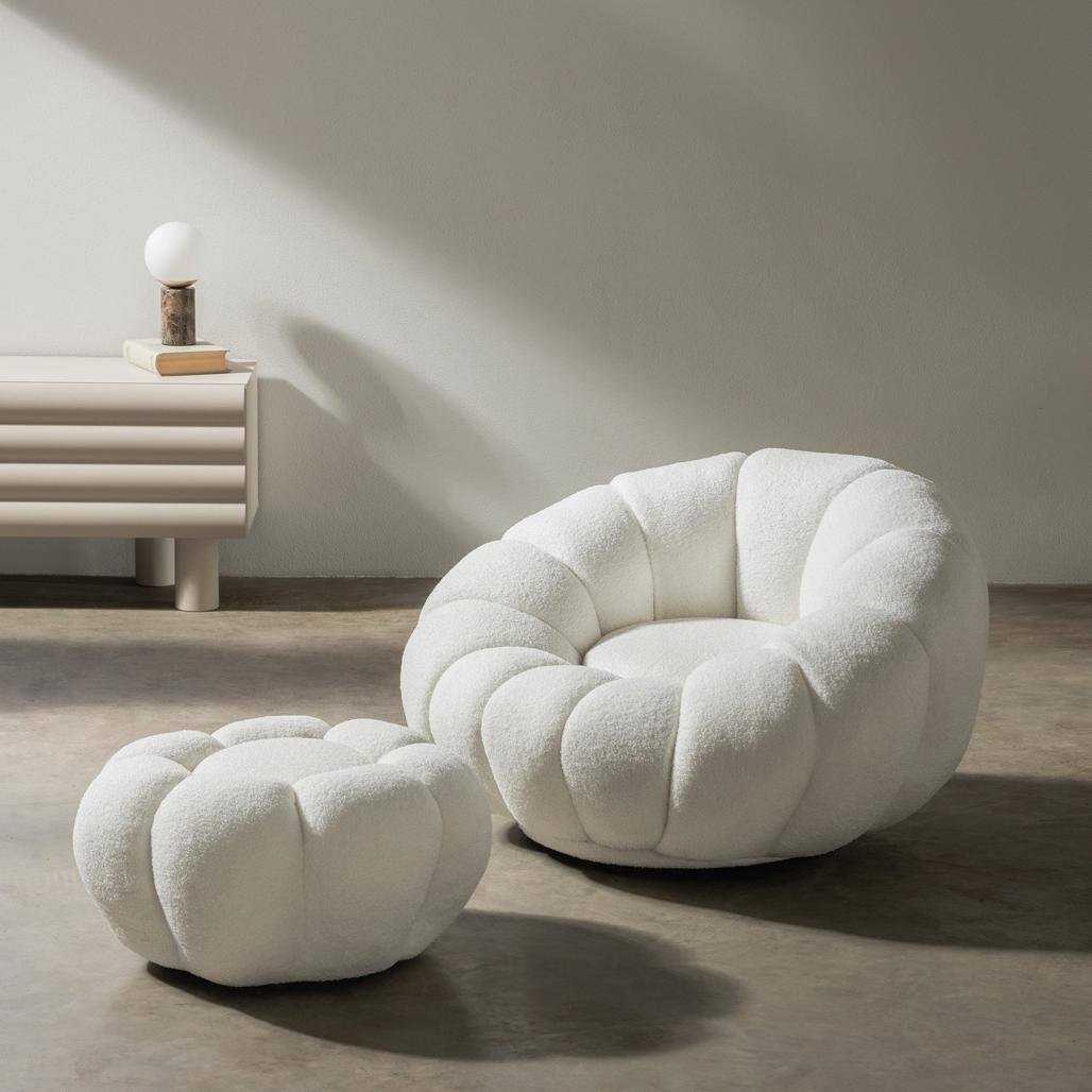 Poltrona girevole LOEL bianca, bouclé, forme arrotondate