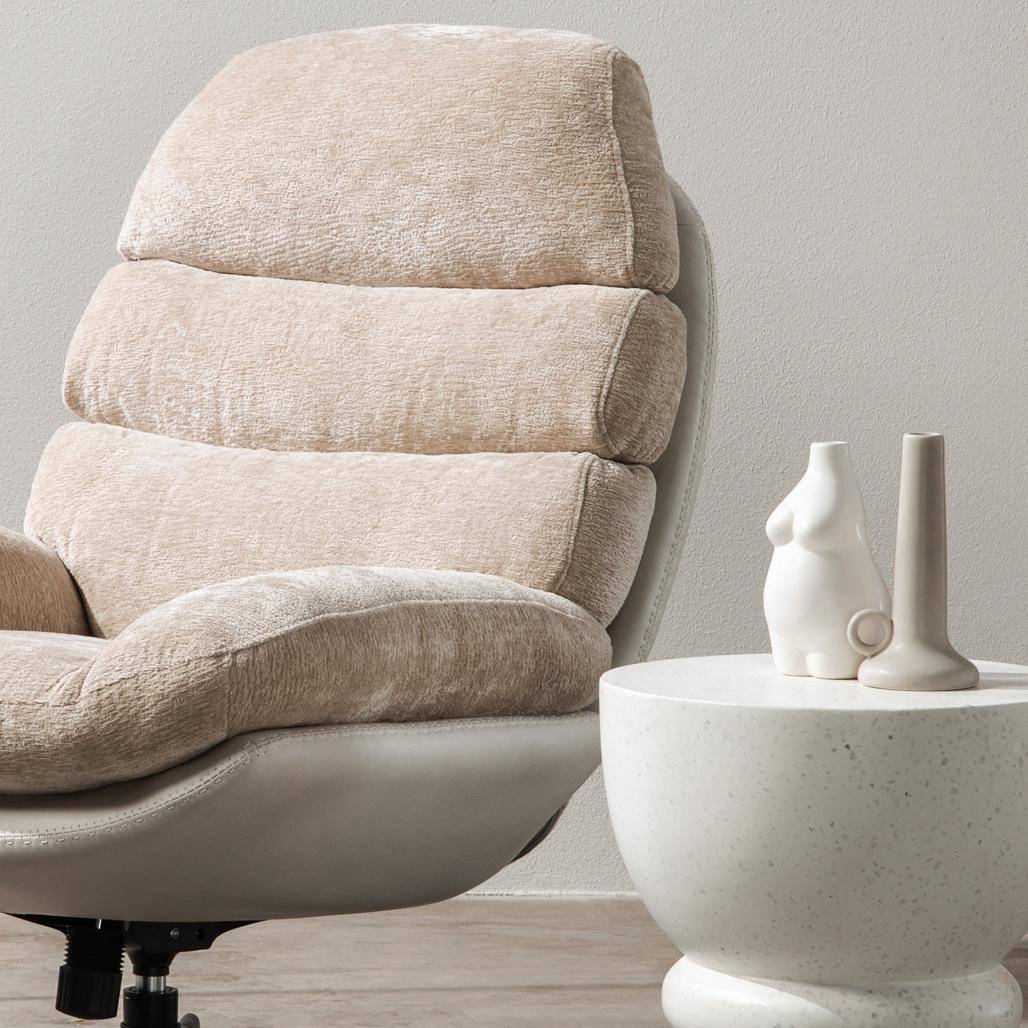 Poltrona Girevole UNO, beige con poggiapiedi