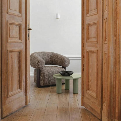 Poltrona lounge MARBELLO, forme arrotondate, marrone-crema/noce