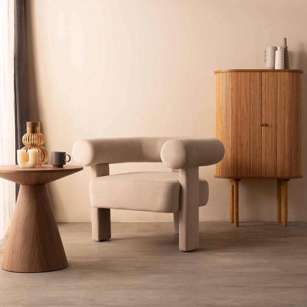 Poltrona ATYPIQUE, beige chiaro, velluto