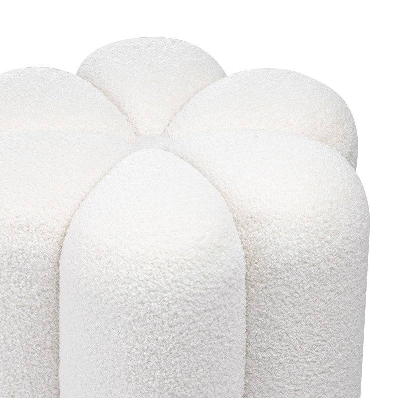 Pouf FLORI bezogen mit weißem Bouclé