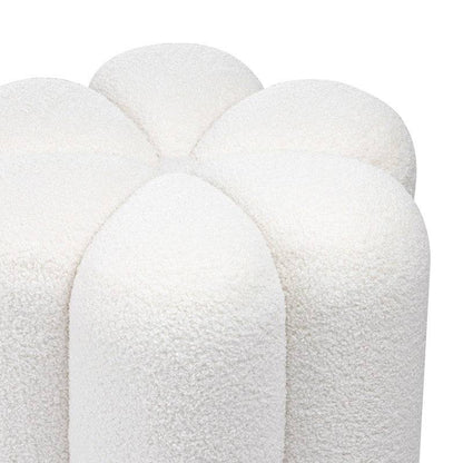 Pouf FLORI bezogen mit weißem Bouclé