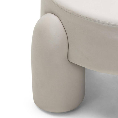 Poltrona LUCCA, velluto crema, forme arrotondate