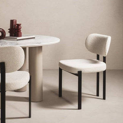 Poltrona FLARA rivestita beige chiaro gambe nere