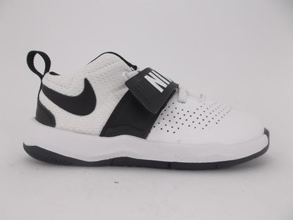Nike Team Hustle 8 scarpa da basket 881943 100
