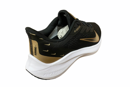 Nike scarpa da corsa da donna Zoom Winflo 7 PRM CV0140 001 nero-oro