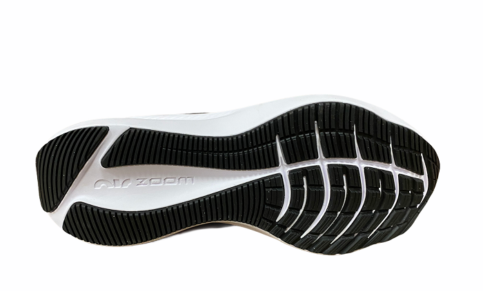 Nike scarpa da corsa da donna Zoom Winflo 7 PRM CV0140 001 nero-oro