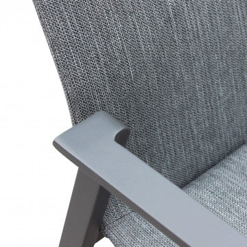 Stapelbarer Sessel Djerba mit Aluminiumgestell und gepolstertem Textilene – Mit Armlehnen