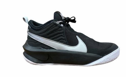 Nike Team Hustle D 10 CW6735 004 Scarpe Basket Junior Nero Argento
