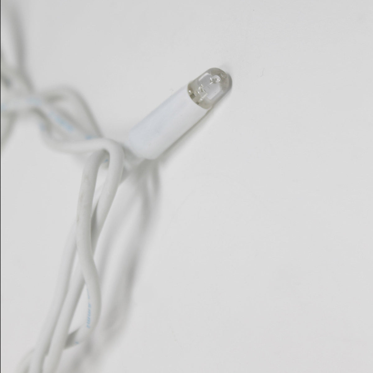 Stringa 30m 230V con flash | cavo bianco | catena 360 led (60 flash)