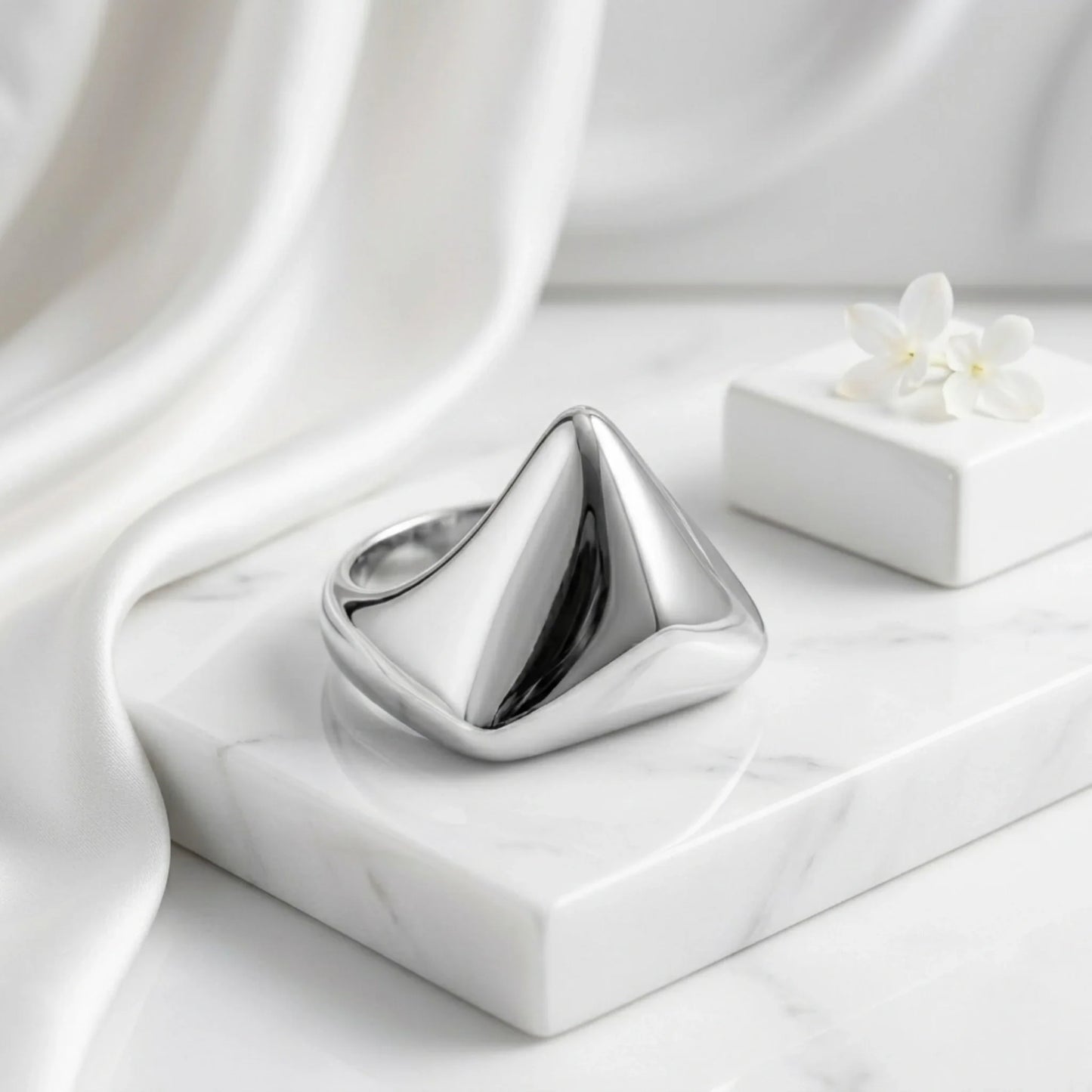 Renia Ring