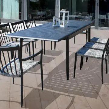 Stapelbarer Stuhl Martinica mit Sitzfläche aus grauer Polyrattan-Melange – ohne Armlehnen