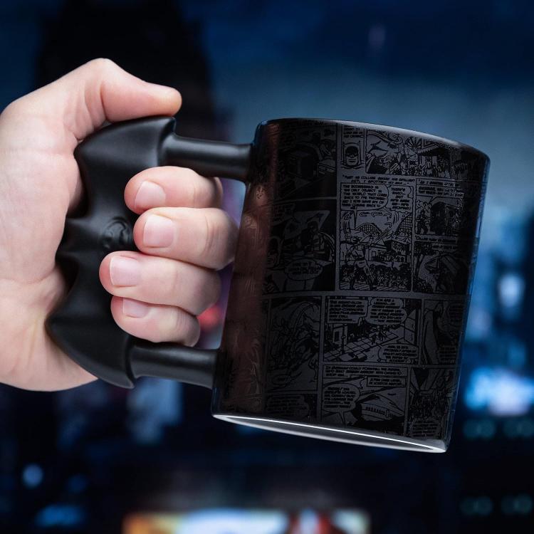 Paladone DC Comics Tasse: Batman "Batarang Shaped Mug" Keramik mit Henkel 450ml